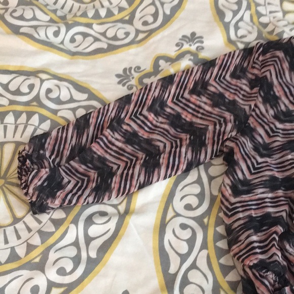 Lily Rose Chevron Dress - Picture 3 of 3